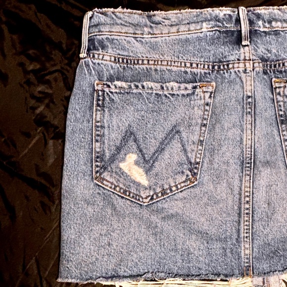 NWOT Mother Superior The Vagabond Mini Fray- Mini Skirt Size 10/30 W18/H21/L14.5 - Picture 7 of 13